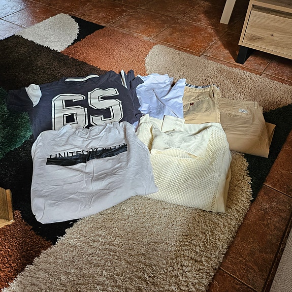 Poikien miesten vaatepaketti