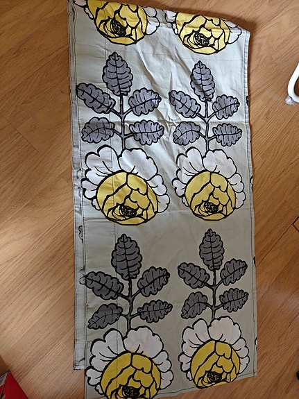 Marimekko vihkiruusu kappaverho