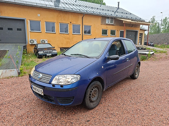 Fiat Punto 1.2 -07 - Myydään osina