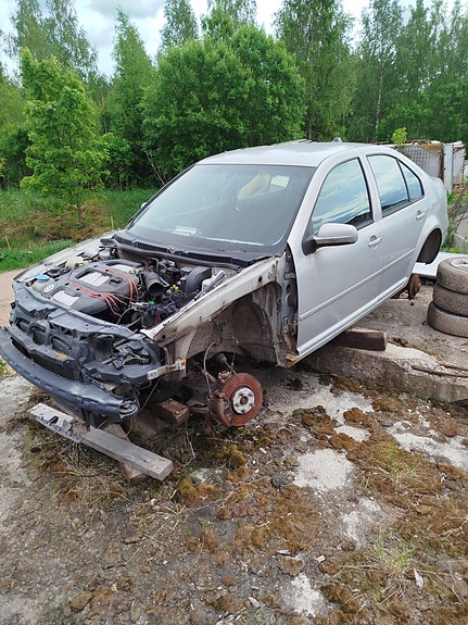 Volkswagen Bora varaosa-autot