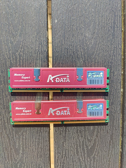 ADATA AD2800001GOU 240 pin ADQVE1A16 1GB DDR2 800 1Gx16 RAM