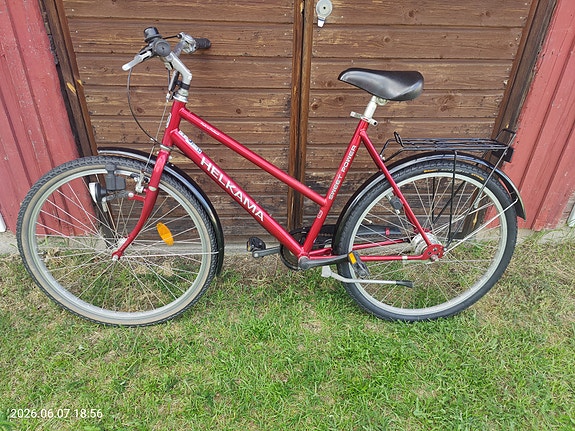 Helkama naisten pyörä 52 cm 26" punainen