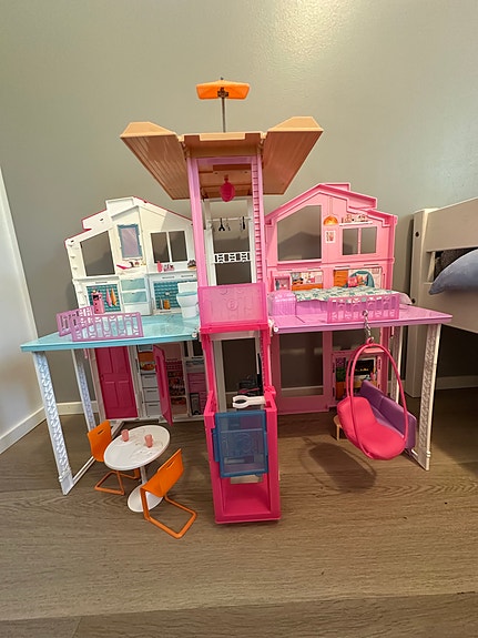 Barbie Malibu townhouse