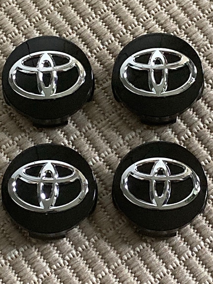 Keskilätkät 62mm Toyota vanteisiin