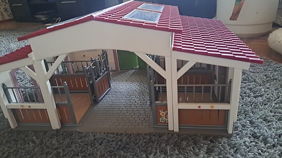 Schleich hevostalli