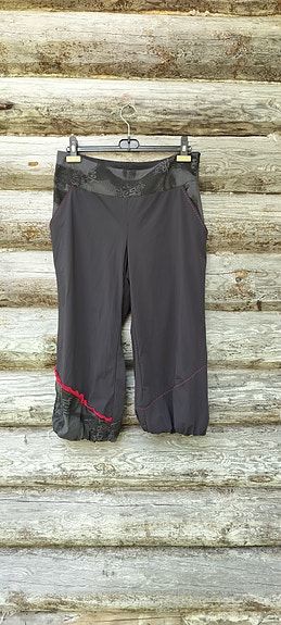 Myydään Tailissime 3/4 housut / shortsit