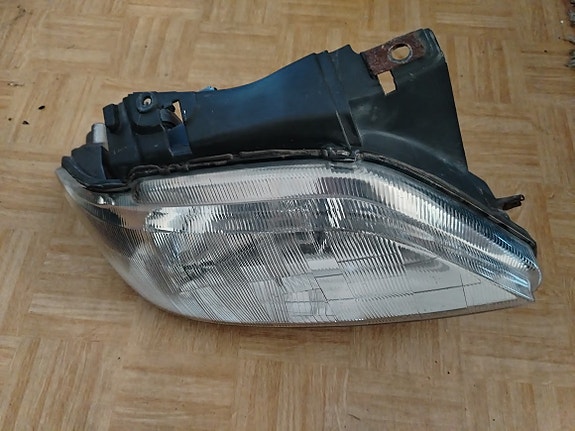 Citroen Xsara -00 (N2) ajovaloumpiot