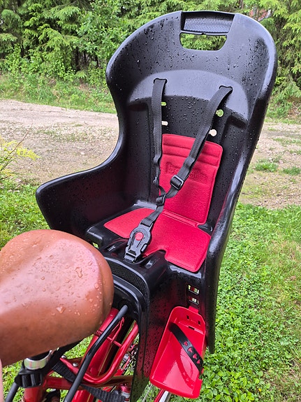 Polisport lastenistuin pyörään