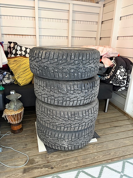 Audi alkuperäiset talvirenkaat + vanteet - 205/55 R16 94T