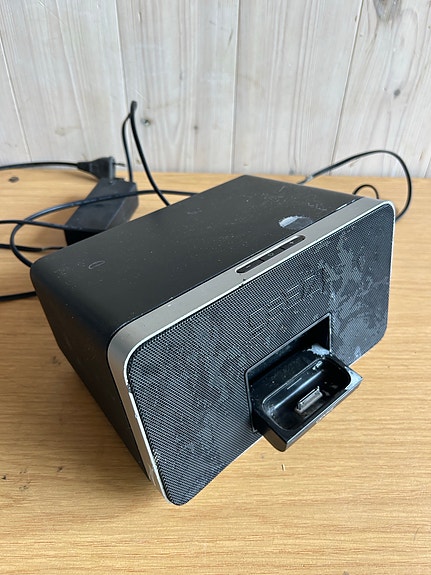 iPod  kaiutin telakalla