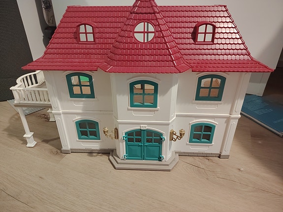 Schleich talo
