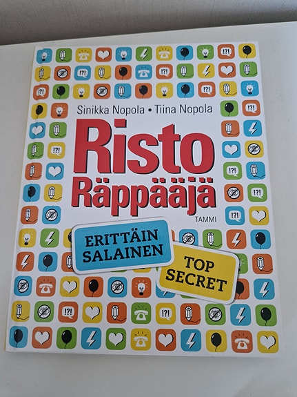 Risto Räppääjä, Erittäin salainen- kirja