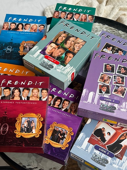 Frendit-sarjan kaikki tuotantokaudet (1-10) DVD:llä