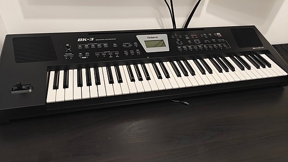 Roland BK-3 kosketinsoitin musta