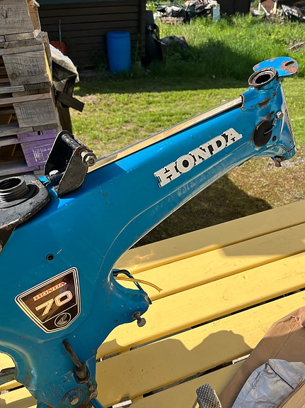 Honda Dax 70 moottori/kone