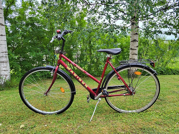 7-Vaihteinen 28" Madison Garda kaupunkipyörä