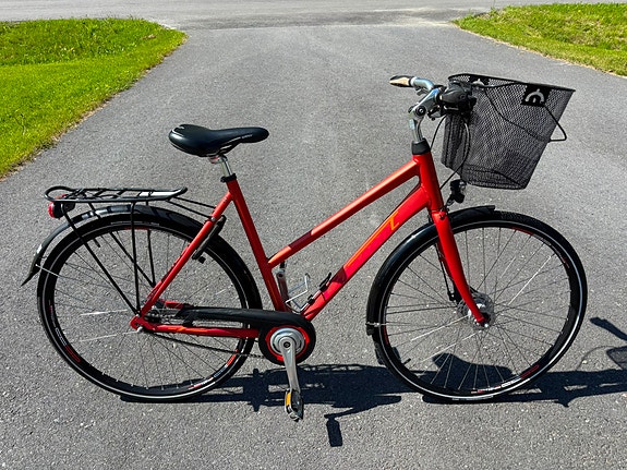 Crescent naisten kaupunkipyörä 28" punainen