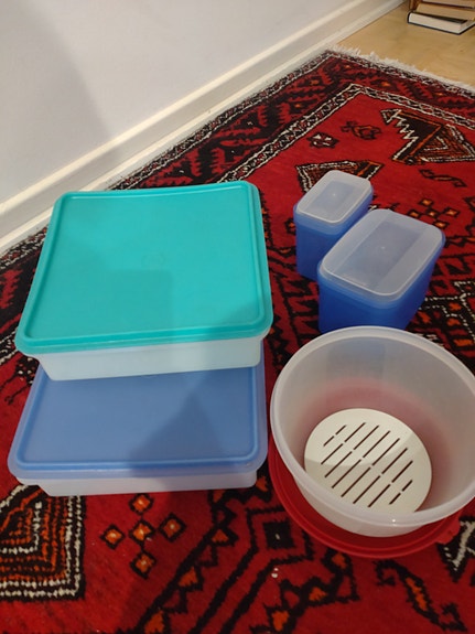 TUPPERWARE, Hinta yhteensä 25 euroa