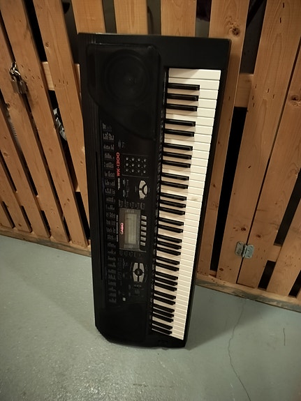 Casio WK-1300 kosketinsoitin