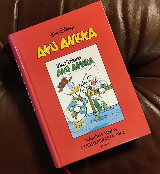 Aku Ankka kirja näköispainos 1962 osa 2