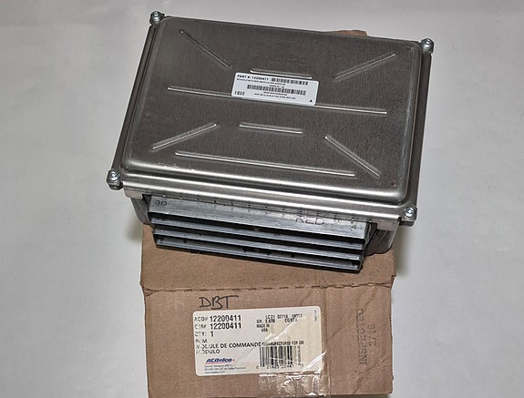 Moottorinohjain Corvette C5 2001-2003, Camaro LS1 2001-2002, yms.