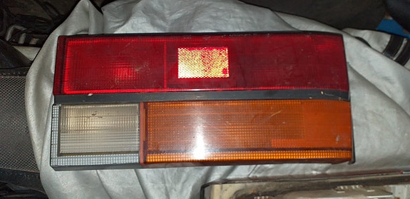 Nissan Cherryn takalamput