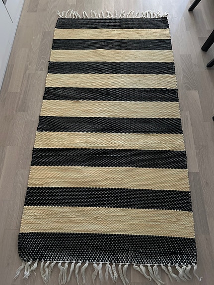 Musta-keltainen räsymatto, 75 x 145 cm