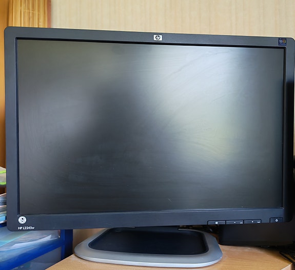 HP 22" tietokonenäyttö