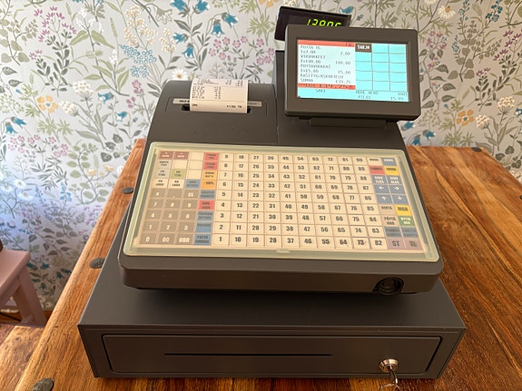 Sharp UP-810F kassakone