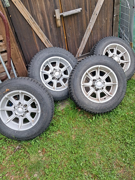 225/70 R16 nastarenkaat
