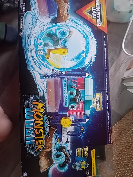 Monster Jam Megalodon Monster Wash