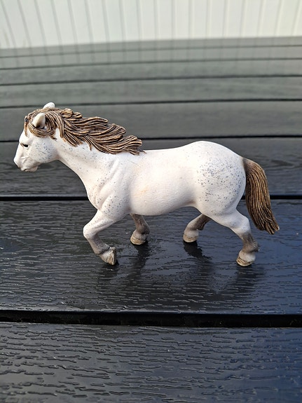 Schleich poni