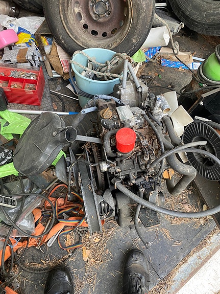 Yanmar diesel ja vaihdelaatikko