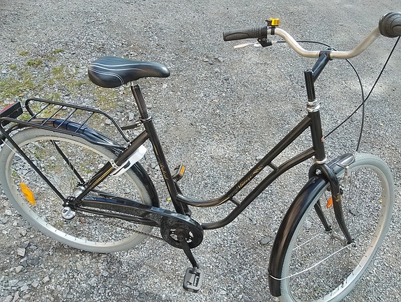 Musta Raleigh 3-vaiht. 28" pyörä.