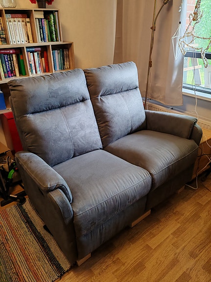 2 istuttava mekanismisohva