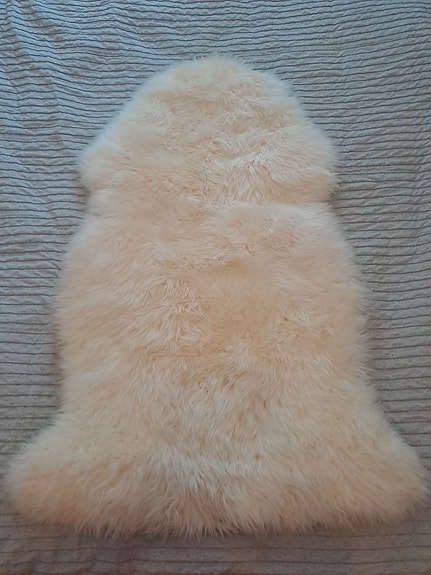 Merino-nahka lampaantalja valkoinen