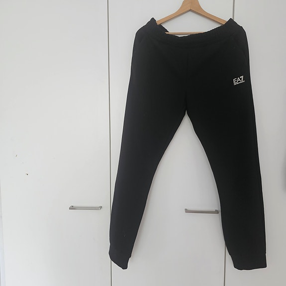 EA7 Emporio Armani naisten collegehousut, koko L – uudet