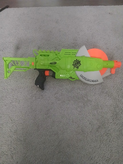 Nerf Zombie Strike leikkipyssy rumpulippaalla