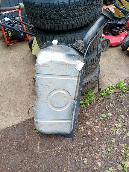 kadett c polttoainetankki
