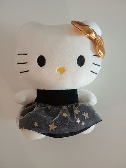 Hello Kitty pehmolelu mekolla