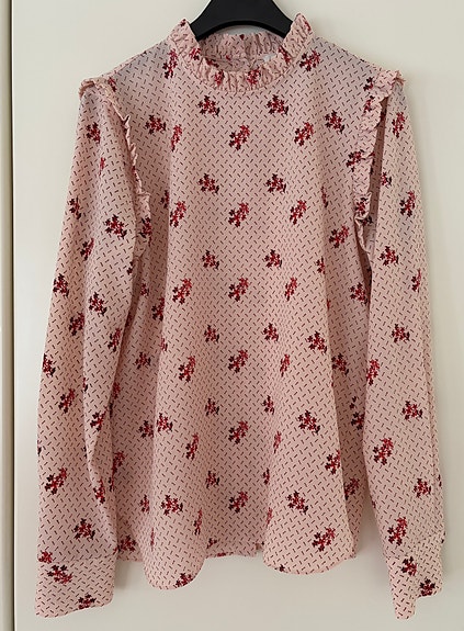 Second Female New Joelle Blouse M