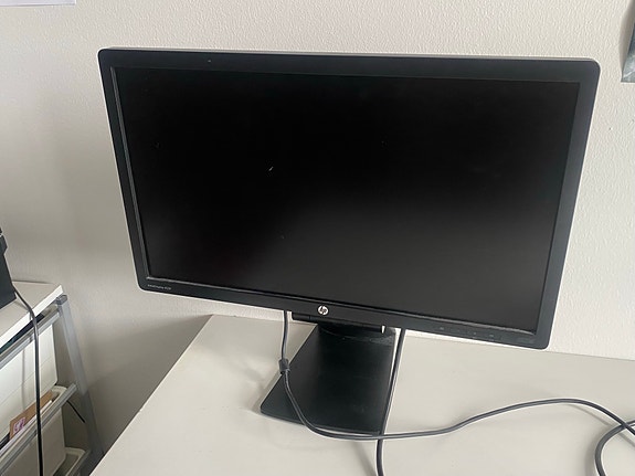 HP näyttö '24