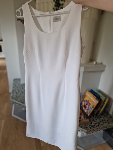 Intermezzo juhla- tai cocktailmekko S valkoinen