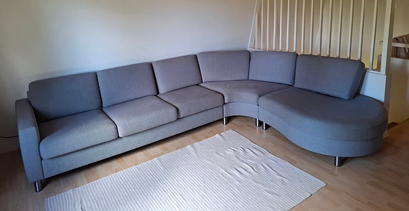 Harmaa kulmasohva