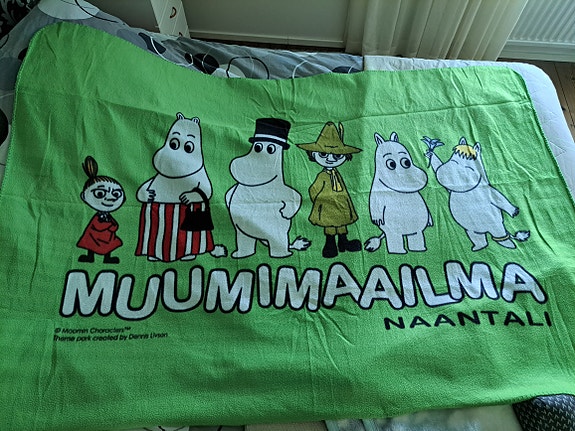 Muumimaailma fleece-peitto