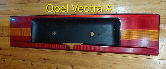 Opel Vectra A takavalon paneeli rekisterikilven kehys