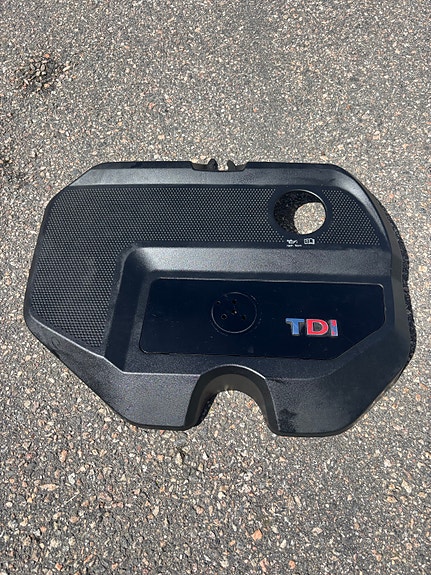 Volkswagen TDI moottorin muovikansi