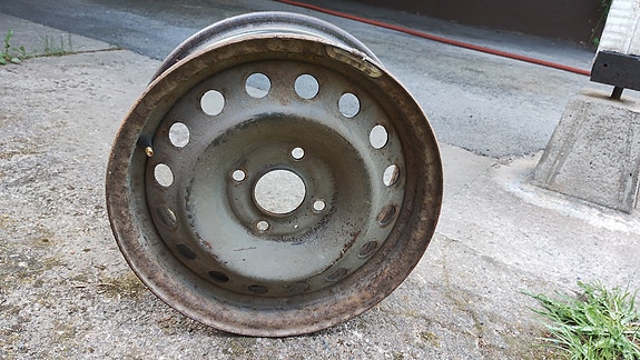 Nissan Almera 15" peltivanteet