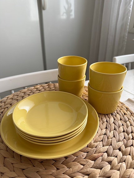 Iittala Teema keltainen astiasetti