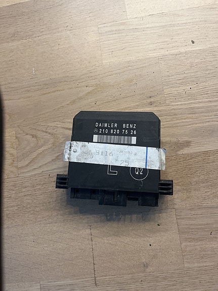 mercedes w210 airbag ohjausyksikkö